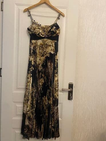 atlas donlar: Красивое яркое платье, низ гофре. Спинка из кружева, корсетная, есть — 1