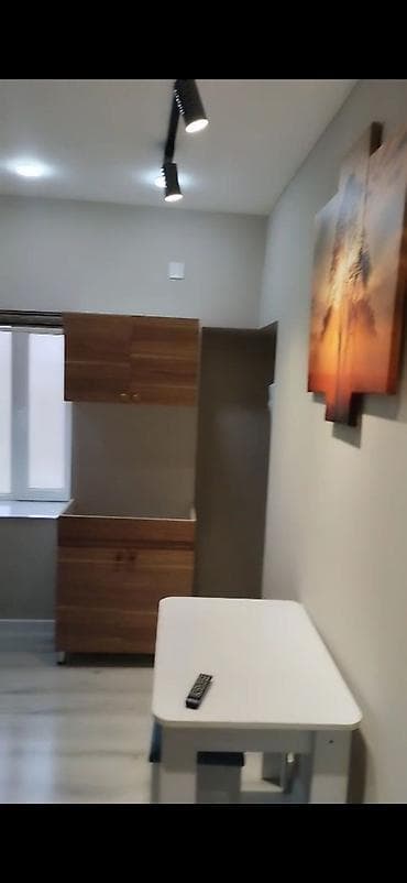 modern ev: Mərdəkanda Qaranquş sanatoriyasinin,Nizami parkının yanında 1 otaqlı — 3