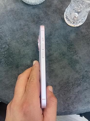 pink iphone: IPhone 15, 128 GB, Çəhrayı, Face ID — 3