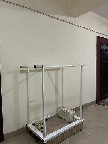 Metal karkaslı asılqan/stellaj - Material: metal profil karkas, üst