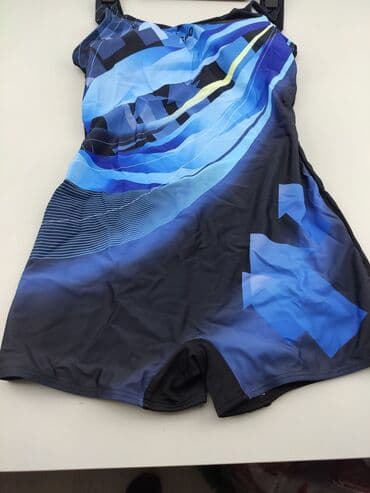 dalğıc geyimi: Üzgüçülük geyimi. Razmerləri var. Metrolara və şəhərdaxili çatdırılma — 2