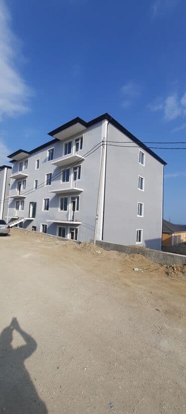 semkirde ev: 1 otaqlı, 5 kv. m, Təmirsiz — 32