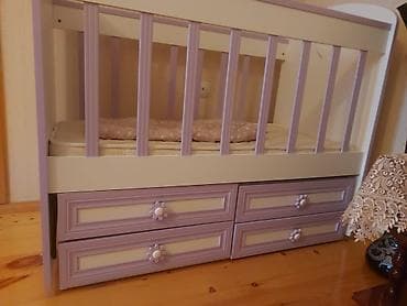 uşaq çarpayısı ikinci əl: Uşaq beşiyi və döşək dəsti - Model: taxta beşik, pastel bənövşəyi-ağ — 2