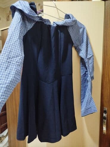 ağ plissir ətəklər: Navy rəngli mini don – qarışıq material dizaynı. Yuxarı hissə açıq — 2