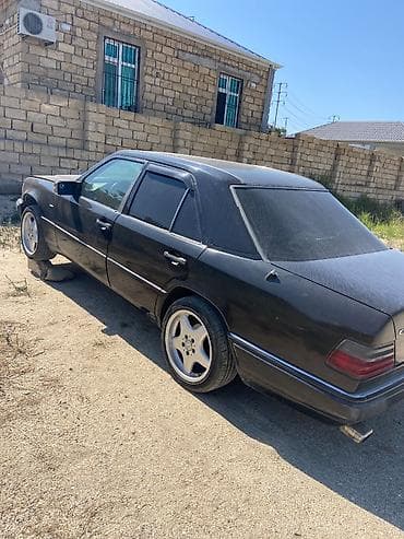 w212 kompressor: Mercedes-Benz 220: 2.2 l | 1992 il Sedan — 3