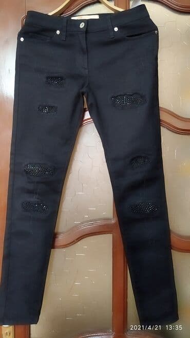 Детские -новые джинсы с камнямина девочку рост 1 метр 40 см,на 10-11