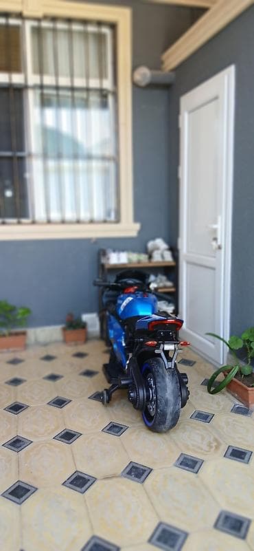 oğlan profil şekilleri: Uşaq elektrik motosikleti – idman üslublu, mavi rəng - Realistik — 4