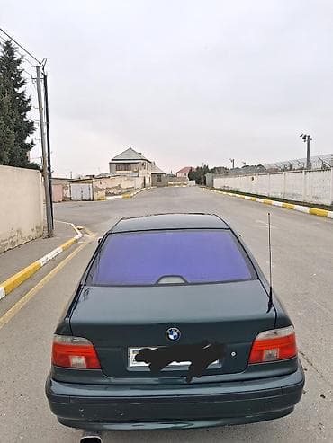 disqi teker mersedes: BMW 5 series: 2.8 l | 1997 il Sedan — 4
