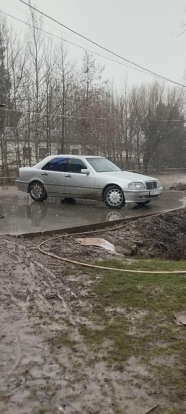 volkswagen tiguan ii: Mercedes-Benz C-Class: 2.2 л | 2000 г. Седан — 5