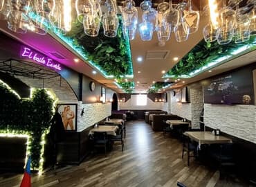 Mərkəzdə, İçəri Şəhər metrosu, yol kənarında, gediş-gəliş bol olan lalafo.az -da Mərkəzdə, İçəri Şəhər metrosu, yol kənarında, gediş-gəliş bol olan