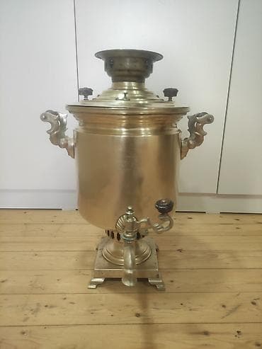 mis samovarlar: Antik mis samovar – kömür/odunla işləyən, klassik “tula tipli” . 9 — 1