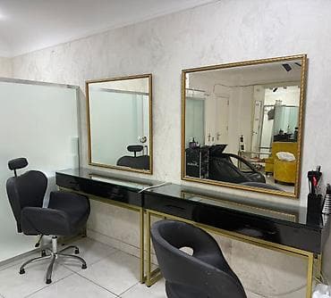 yeni il sufre: İki ədəd salon güzgüsü yaxşı vəziyyətdə, biri 200 manat. Yasamal — 1
