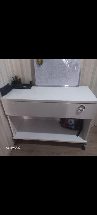 Kompüter masası, Açılmayan, Laminat, Dördbucaq masa