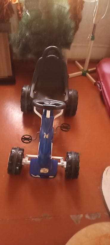 uwag mawini: Uşaq üçün pedallı karting maşını - Rəng: mavi–ağ gövdə, qara oturacaq — 4