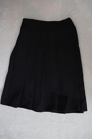 Юбки: Qara plisəli ətək - Rəng: klassik qara - Dizayn: dərin vertikal — 1