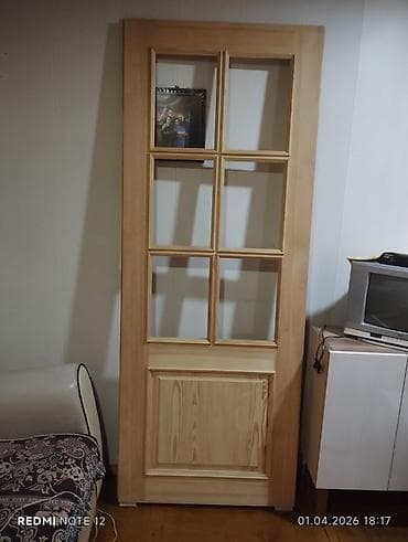 taxta qapi sekilleri: Şüşəli taxta qapı - Material: təbii ağac (şah damarları görünən) — 4