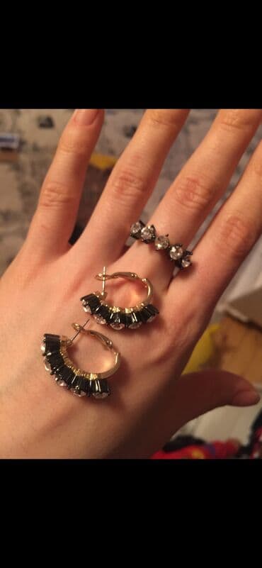 tək qaş: Kamplekt halda sirqa üzük 28azn almişdim paslanmaz poladdi üzüyünü çox — 5