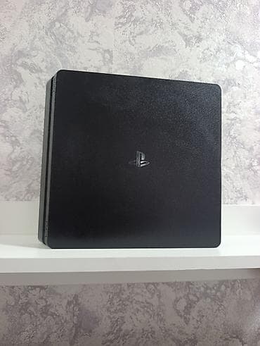 PS4 (Sony PlayStation 4): 0708006033 PS4 slim 1tb plomb açılmayıb, əla vəziyətdə, 2 pult +20 — 3