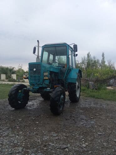 traktor altlıqlı qara qadın bosonojkaları: Traktorlar — 4