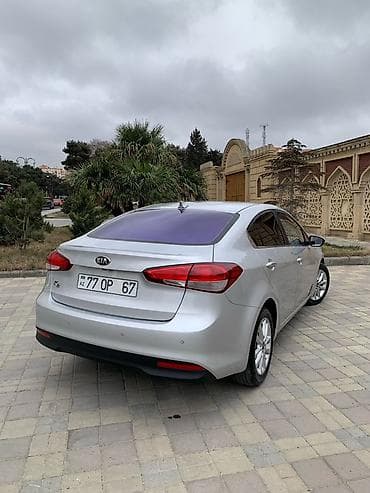 lider diskleri: Kia Cerato: 1.6 l | 2016 il Sedan — 4