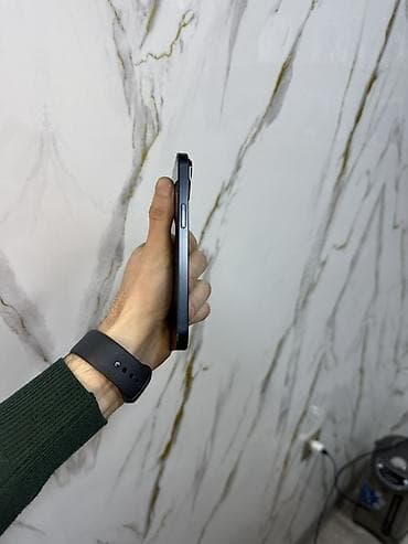 teze telfon: IPhone 13, Mavi, Face ID — 3