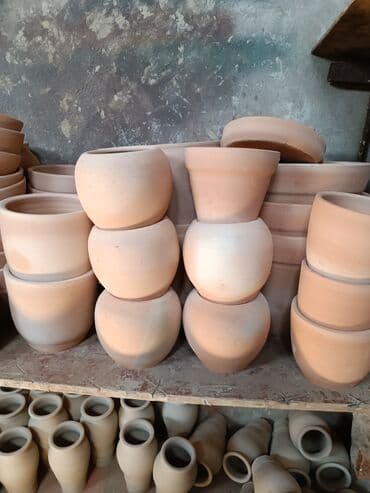 saxsı dibçək: Saxsı dibçəklər Muxtelif forma olculerde Hundurluk 12-13 sm 4 azn — 2