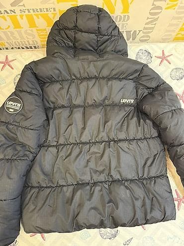 Üst geyimləri: Levi’s qara rəngli qışlıq puffer gödəkçə - Model: kapüşonlu, ön — 10