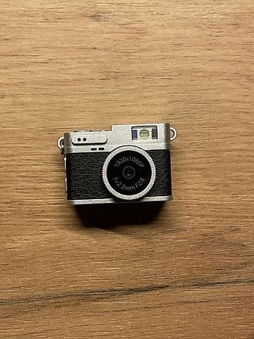 pulsuz uce: Mini 1080P Kamera – retro fotokamera Xüsusiyyətlər: - Video çəkilişi — 5