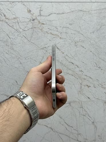 dubai variant iphone: IPhone 15 Pro, 256 GB, Ağ, Simsiz şarj — 4