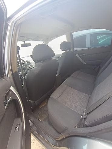 Chevrolet: Chevrolet Aveo sedan - Kuzov: 4 qapılı sedan, boz (metallik) rəng - — 4