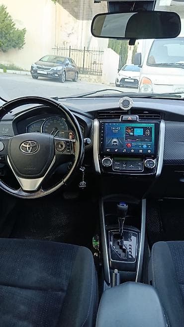 maşın tap az: Toyota Corolla: 1.5 l | 2015 il Universal — 2