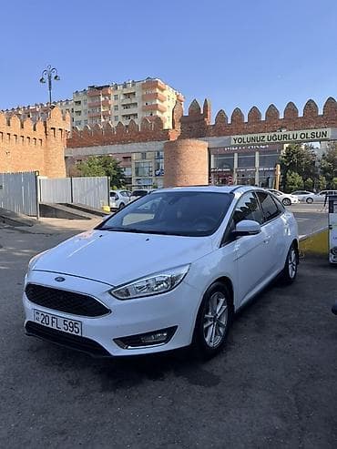 satılık araba: Ford Focus: 1.6 l | 2015 il 114000 km Sedan — 2