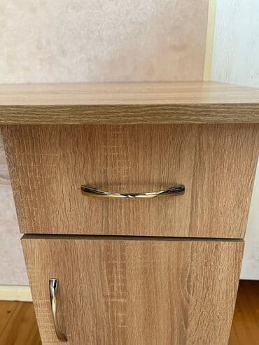 Tofas: Yazı masası, İşlənmiş, Dördbucaq masa — 3