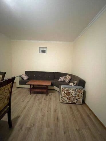 evler bineqedide: 70 kv. m, 2 otaqlı — 1