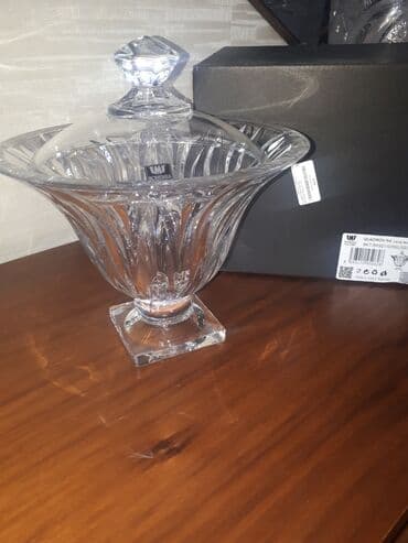 şəkər yemi: Qapaqli konfet qabi. Bohemia firmasi - Cexiya.Diametri 21 — 1