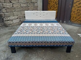 çən 2 ton: Təzə çarpayılar. 1 nəfərlik çarpayılar 60manat. 2 nəfərlik taxt — 20