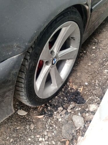bmw e39 satilir: Salam. Style 19 luq. diskde suvarka var isteyen gelib baxa biler — 3