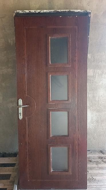 Taxta giriş/qapı panelləri - Material: massiv ağac və kompozit taxta