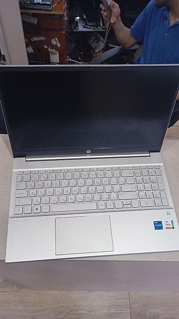 ps5 oyun disk: HP Pavilion 15 noutbuku CPU: Core i5-1335U GPU: İntel UHD Graphic Ram — 4