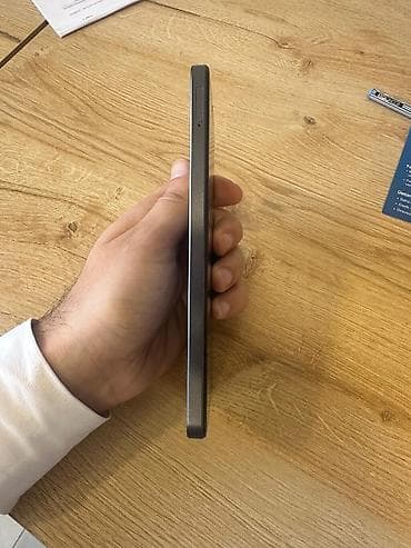 Məhsul: Smartfon Təsvir: - Korpus: Düz kənarlı dizayn, tutuşu rahat lalafo.az -da Məhsul: Smartfon Təsvir: - Korpus: Düz kənarlı dizayn, tutuşu rahat