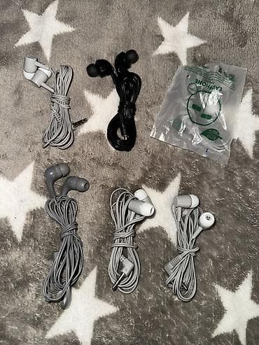 Qulaqlıqlar satılır. 
1ri - 4 azn
2,3,4ün alsaz biri olacaq 3 azn