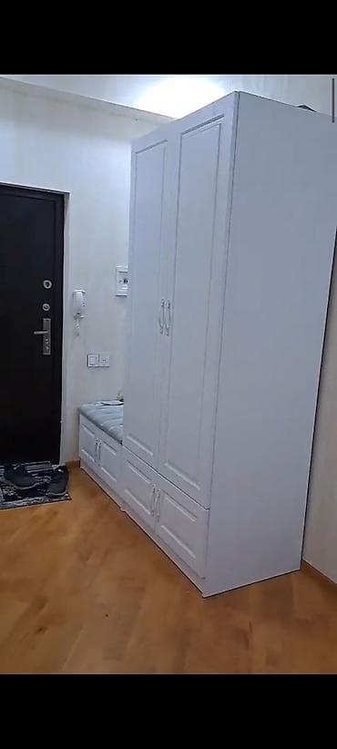 ağdaşda satilan evler: Kirayə mənzil – tam mebel və məişət avadanlığı ilə - Geniş dəhliz: ağ — 1