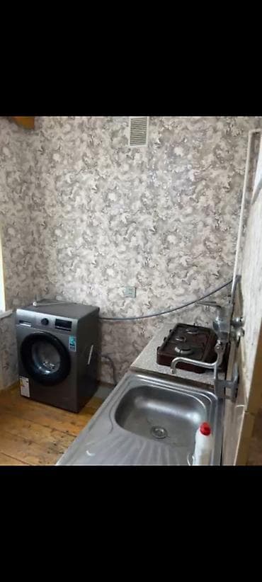 Q.Qarayev m/st 5 dəq, Planet Şadlıq Sarayı ilə üzbəüz. 1 otaq, 35 m²