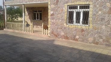 kiredit ev: Daş üzlü iki mərtəbəli həyət evi - Ümumi görünüş: Bütöv daşla — 2