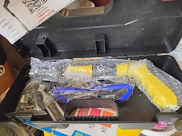 boya aletleri: Plastik çamadanda komplekt rəng püskürtmə/airbrush dəsti Tərkib: - — 1