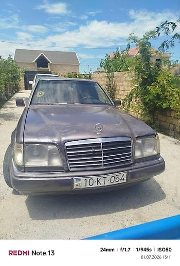 Mercedes-Benz E 250: 2.5 l | 1994 il Sedan