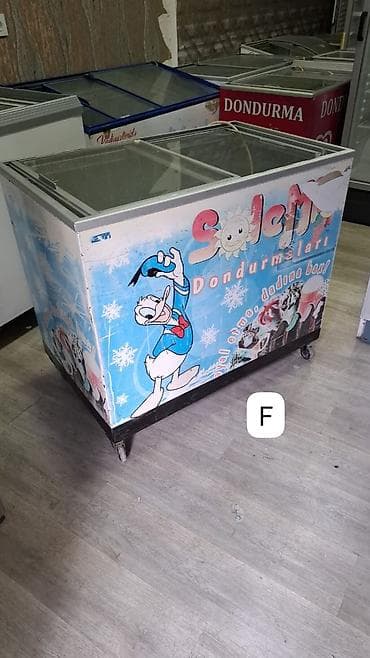 Şüşəli dondurucu