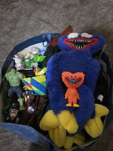 usaqlar ucun sekiller: Uşaq oyuncaqları paketi – müxtəlif fiqurlar və aksesuarlar Tərkib: - — 2