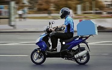 pizzamen teleb olunur: Moto-kuryer tələb olunur — 1