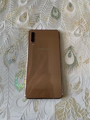 honur telefon: Samsung Galaxy A7 2018, 64 GB, rəng - Qızılı, İki sim kartlı — 2